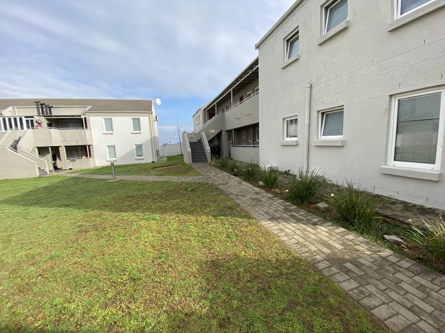 To Let 2 Bedroom Property for Rent in Klein Drakenstein Western Cape